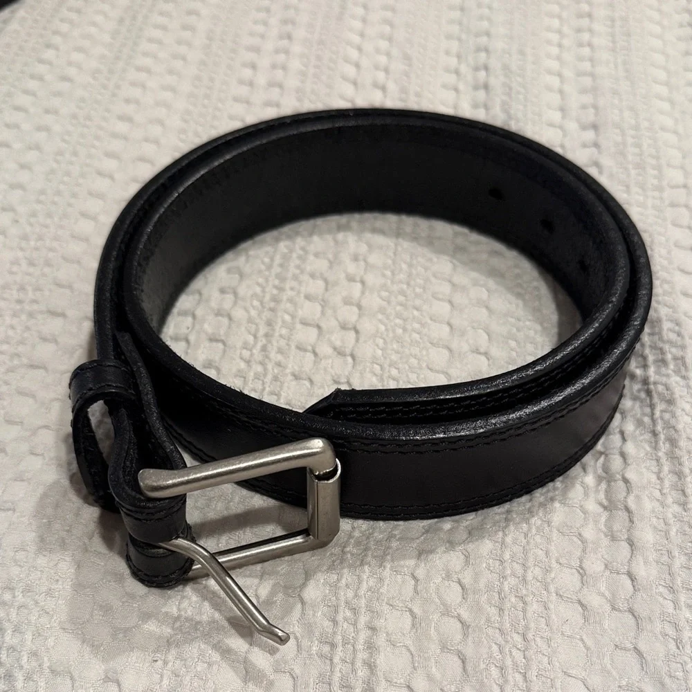 Gingrich Black Leather Belt Silver Buckle Classic Dress Style Size 32 (B1)